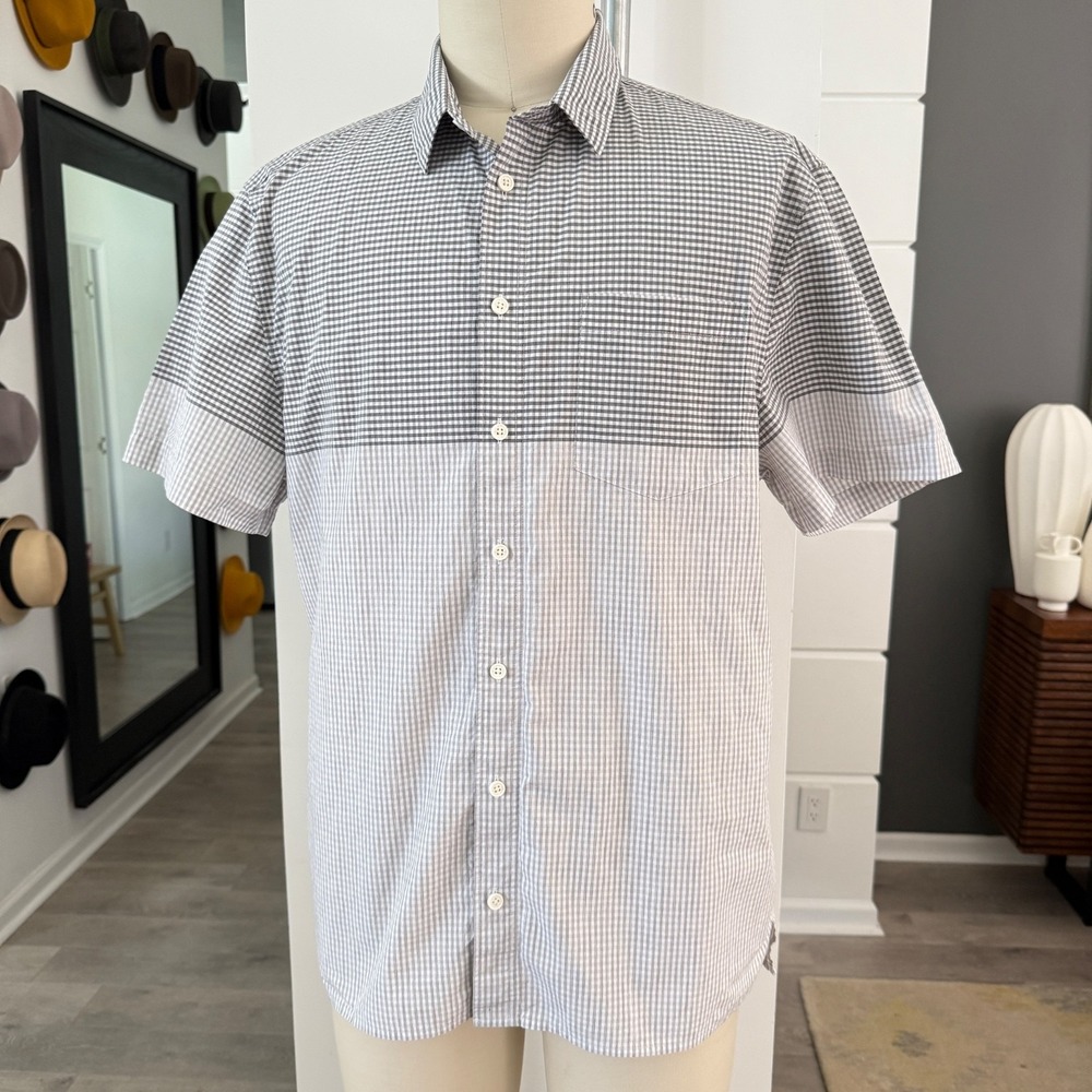 DKNY Shirt Men's M  Pocket Short Sleeve Collared‎ Button Down